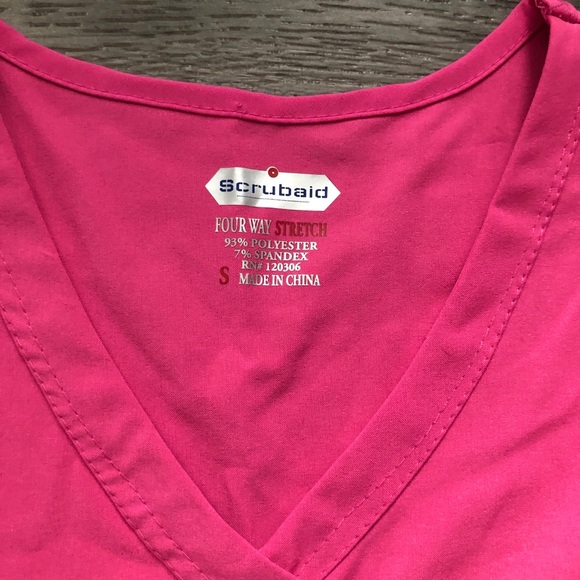 Scrubaid women’s Pink scrub top 4 way stretch size small - Picture 4 of 4